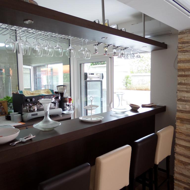 Agape Apartments ติวัต ภายนอก รูปภาพ