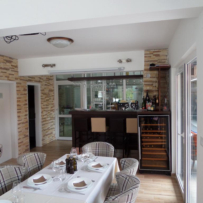 Agape Apartments ติวัต ภายนอก รูปภาพ
