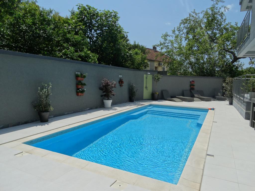 Agape Apartments ติวัต ภายนอก รูปภาพ