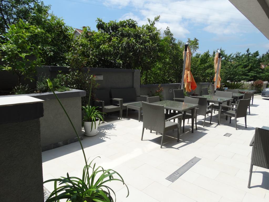 Agape Apartments ติวัต ภายนอก รูปภาพ