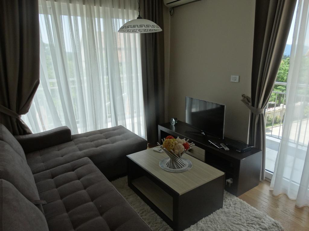 Agape Apartments ติวัต ภายนอก รูปภาพ
